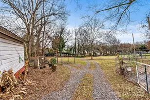 415 W C St, Newton, NC 28658 - Photo 31