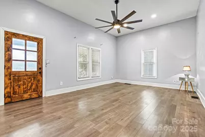 415 W C Street, Newton, NC 28658 - Photo 7