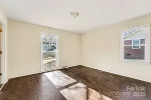 7125 Cove Creek Dr, Charlotte, NC 28215 - Photo 15