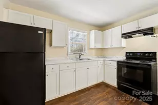 7125 Cove Creek Dr, Charlotte, NC 28215 - Photo 9