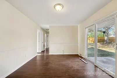 7125 Covecreek Drive, Charlotte, NC 28215 - Photo 7