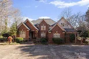 718 Eagle Point Ct, Matthews, NC 28104 - Photo 1