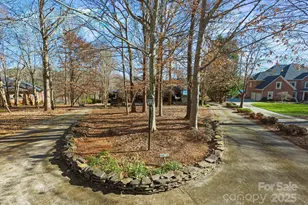 718 Eagle Point Ct, Matthews, NC 28104 - Photo 39