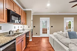 107 Spring Heights Ct, Hendersonville, NC 28791 - Photo 33