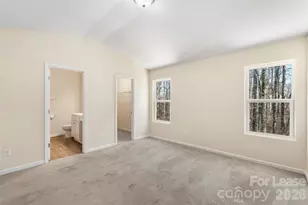 7621 Mockernut Dr, Charlotte, NC 28215 - Photo 13