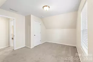 7621 Mockernut Dr, Charlotte, NC 28215 - Photo 19