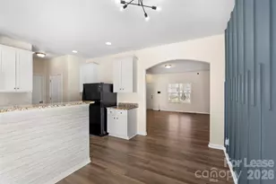 7621 Mockernut Dr, Charlotte, NC 28215 - Photo 7