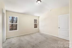 7621 Mockernut Dr, Charlotte, NC 28215 - Photo 15