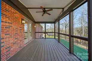 315 Skyline Rd, Hickory, NC 28601 - Photo 19