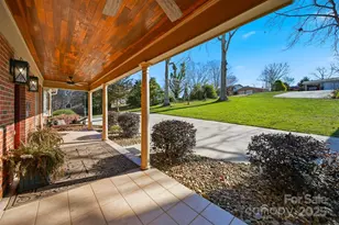 315 Skyline Rd, Hickory, NC 28601 - Photo 37