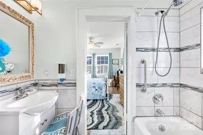 209 W 3rd Avenue, Gastonia, NC 28052 - Photo 15