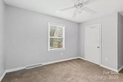 6520 Farmingdale Drive, Charlotte, NC 28212 - Photo 13