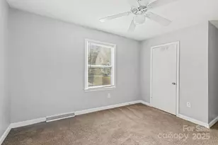 6520 Farmingdale Dr, Charlotte, NC 28212 - Photo 13