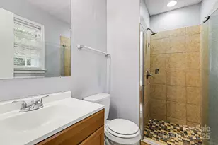 6520 Farmingdale Dr, Charlotte, NC 28212 - Photo 17