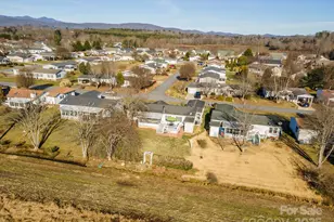 428 Riverwind Dr, Hendersonville, NC 28739 - Photo 37