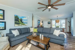 428 Riverwind Dr, Hendersonville, NC 28739 - Photo 5