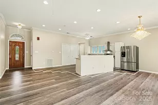 12145 Landing Green Dr, Charlotte, NC 28277 - Photo 3