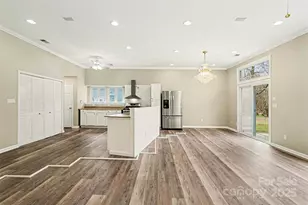 12145 Landing Green Dr, Charlotte, NC 28277 - Photo 9