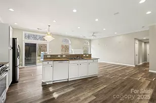 12145 Landing Green Dr, Charlotte, NC 28277 - Photo 5