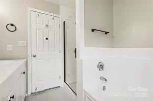 12145 Landing Green Dr, Charlotte, NC 28277 - Photo 15