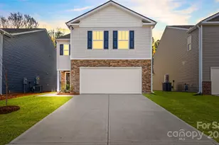 35 Caroline Vly Ln, Hendersonville, NC 28792 - Photo 1