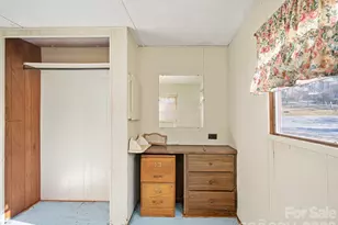 1905 Old Spartanburg Rd, Hendersonville, NC 28792 - Photo 15