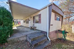 1905 Old Spartanburg Rd, Hendersonville, NC 28792 - Photo 3