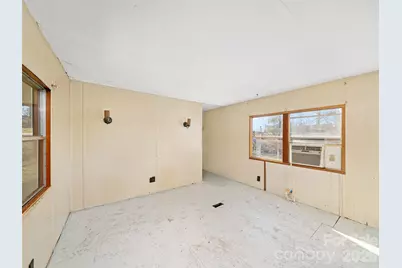 1905 Old Spartanburg Road, Hendersonville, NC 28792 - Photo 5