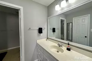 9501 Pondside Ln, Charlotte, NC 28213 - Photo 23