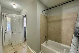 9501 Pondside Ln, Charlotte, NC 28213 - Photo 21