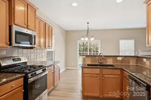 10012 Barrands Ln, Charlotte, NC 28278 - Photo 11