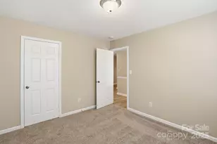 10012 Barrands Ln, Charlotte, NC 28278 - Photo 23