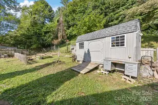 154 Turkey Pen Gap Rd, Horse Shoe, NC 28742 - Photo 11