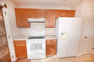 621 23rd St NW, Hickory, NC 28601 - Photo 17