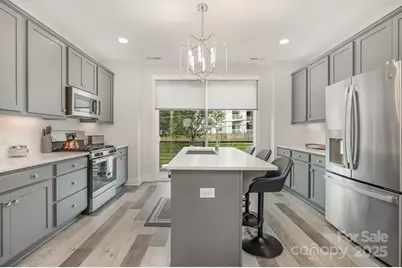 235 S Bruns Avenue, Charlotte, NC 28208 - Photo 3