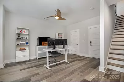 235 S Bruns Avenue, Charlotte, NC 28208 - Photo 9