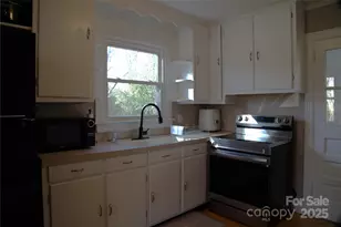 748 W 2nd St, Lincolnton, NC 28092 - Photo 9