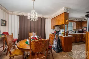 1009 Springs Rd, Lincolnton, NC 28092 - Photo 5