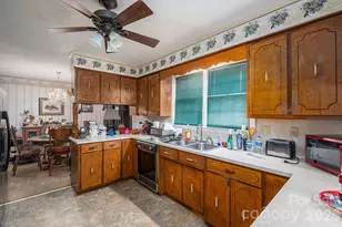 1009 Springs Rd, Lincolnton, NC 28092 - Photo 7