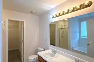 2807 Forest Grove Ct, Charlotte, NC 28269 - Photo 9