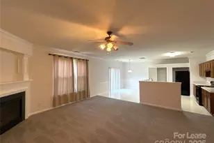 2807 Forest Grove Ct, Charlotte, NC 28269 - Photo 3