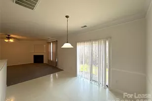 2807 Forest Grove Ct, Charlotte, NC 28269 - Photo 7