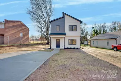 1010 E Lincoln Street, Lincolnton, NC 28092 - Photo 1