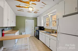 10 6th St, Asheville, NC 28804 - Photo 13