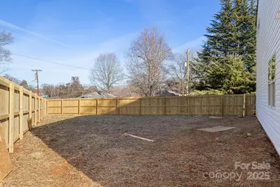 901 S Hoskins Road, Charlotte, NC 28216 - Photo 23