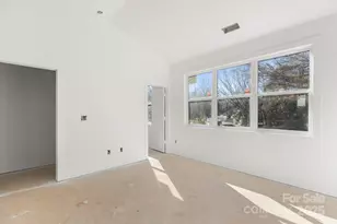 901 S Hoskins Rd, Charlotte, NC 28216 - Photo 17