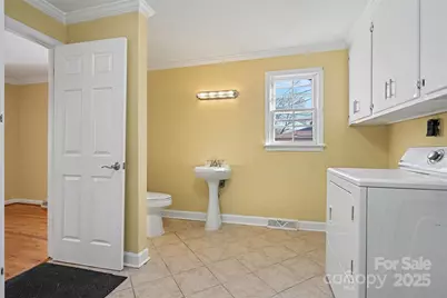 1215 Robinhood Circle, Charlotte, NC 28227 - Photo 15