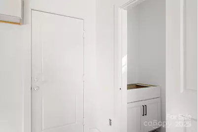 909 S Hoskins Road, Charlotte, NC 28208 - Photo 7