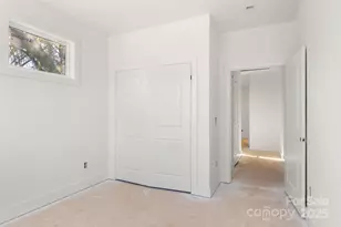 909 S Hoskins Rd, Charlotte, NC 28208 - Photo 11