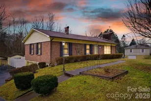 902 Meadowood Dr, Lenoir, NC 28645 - Photo 1